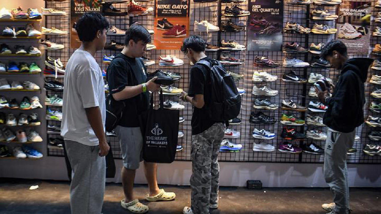 Jam Tangan Antik Jadi Magnet Baru di Urban Sneakers Society 2025