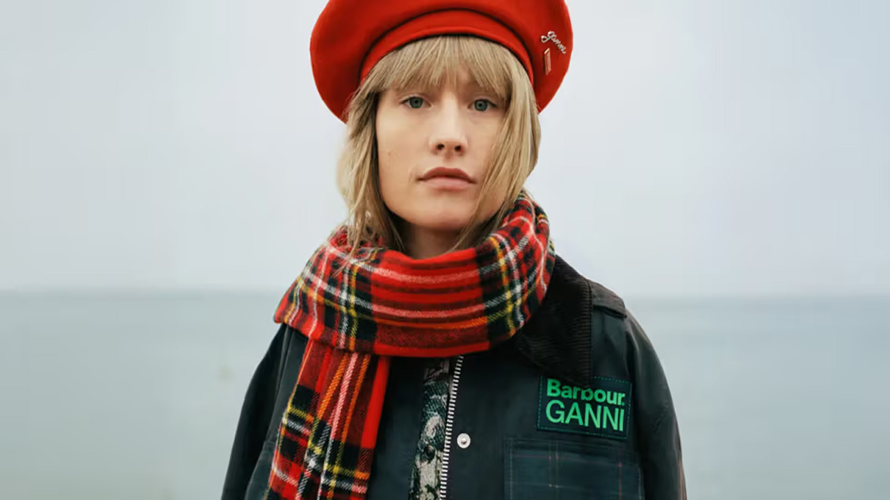 Kolaborasi Keempat GANNI dan Barbour Hadirkan Sentuhan Baru pada Busana Musim Dingin