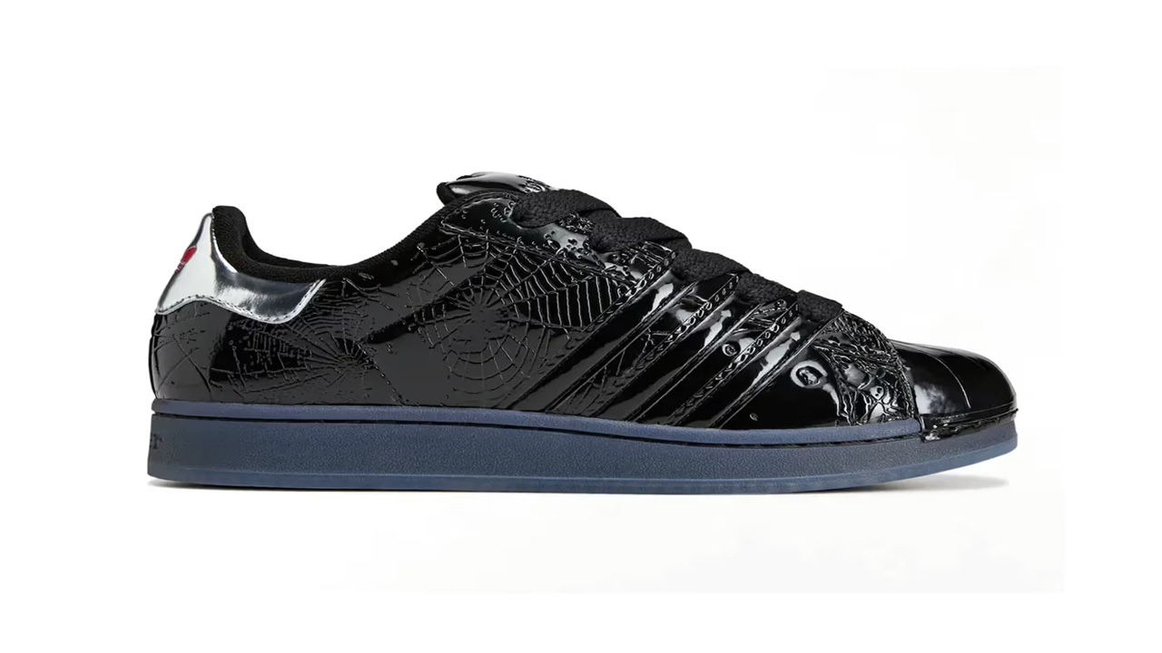 Sp5der x adidas Superstar "Black": Kolaborasi Young Thug dengan Desain High-Gloss Hitam yang Mewah